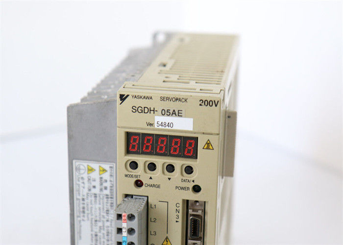 Сервоприводы Yaskawa Sigma 2 Series SGDH-05AE совершенно новые в коробке
