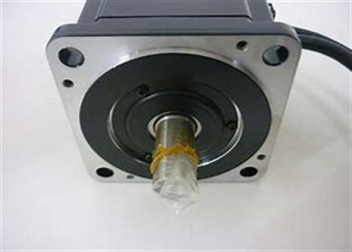 Сервомотор Yaskawa SGMPH-02ACA-SW11 Industry совершенно новый в коробке