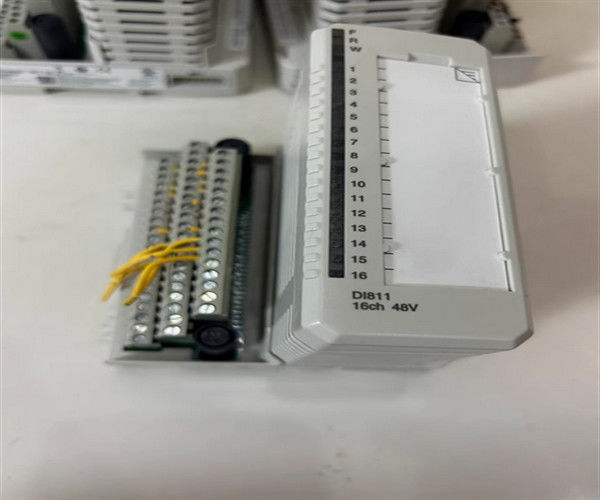 ABB DI811 3BSE008552R1 PR:C PLC Модуль DI 811 S800 Цифровой вход 48V 48V